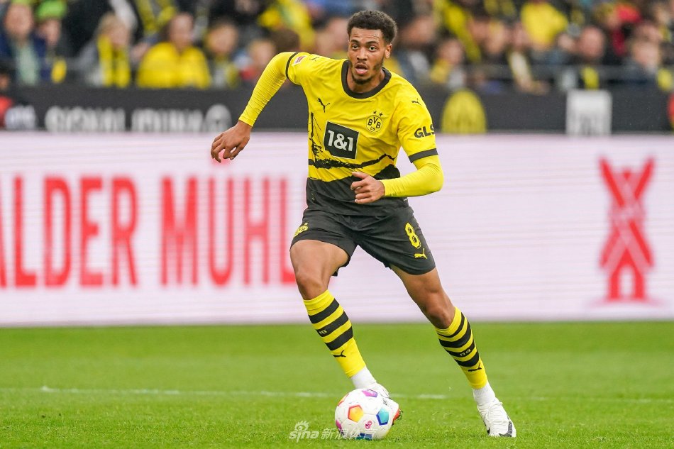 在攻防两端 在攻防两端